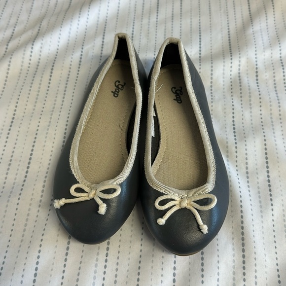 GAP  - Navy ballet flats. Size 11 - Picture 1 of 5